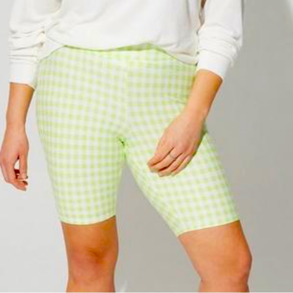Torrid Lime Green and White Checkered Biker Shorts size. 4